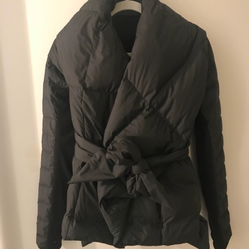 RARE Lululemon Enfold Wrap Puffy Jacket Black Coal - Size 4 - Picture 4 of 5